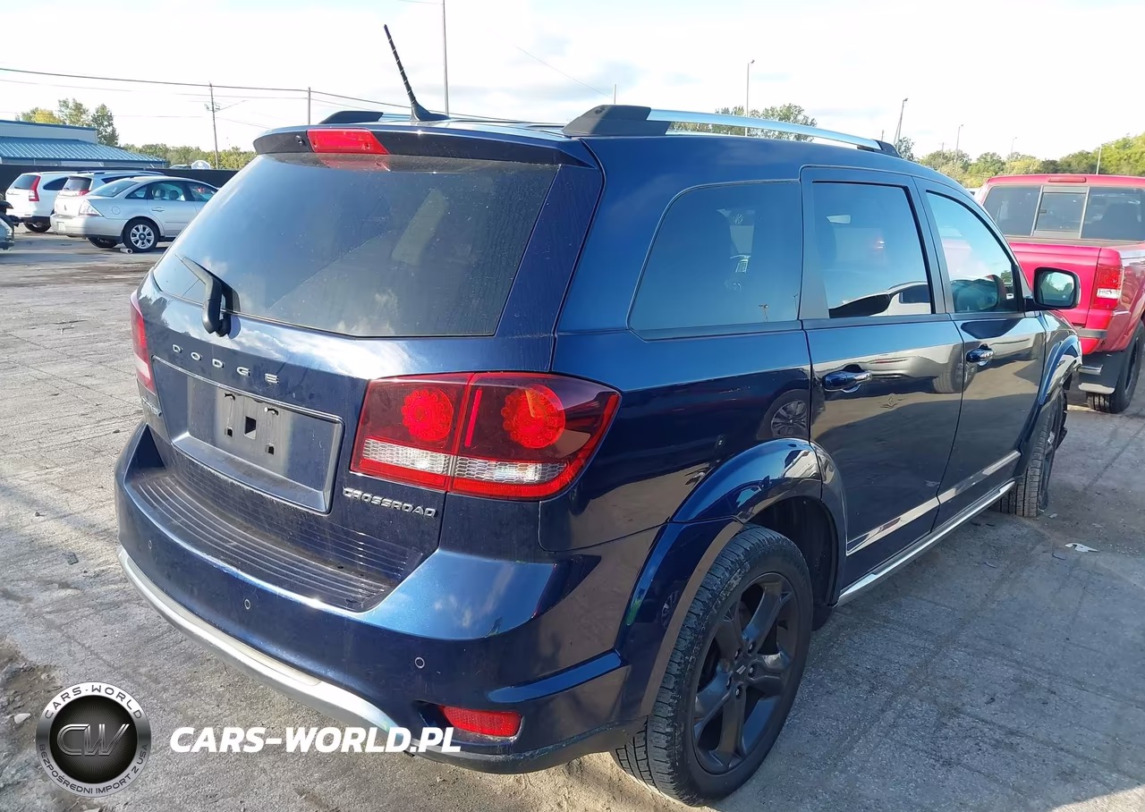 2018 Dodge Journey Crossroad VIN:3C4PDCGBXJT382361 - 4