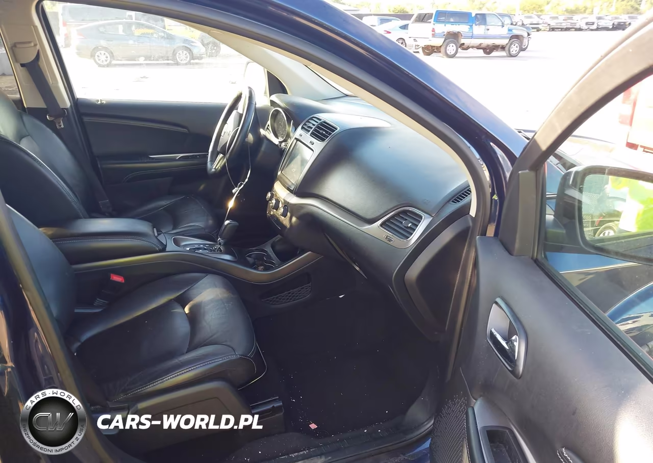 2018 Dodge Journey Crossroad VIN:3C4PDCGBXJT382361 - 5