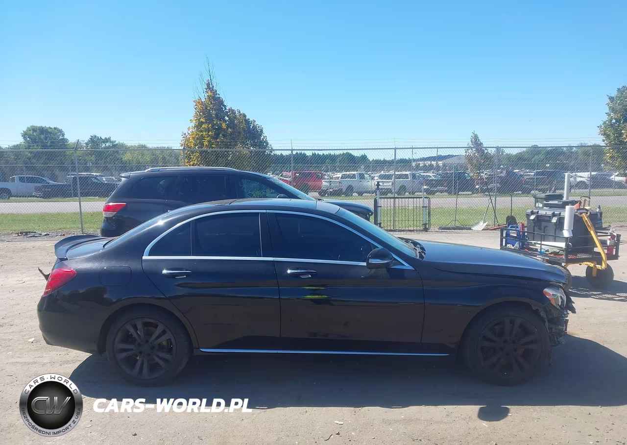 2015 Mercedes-Benz C 300 4Matic VIN:55SWF4KB2FU001108 - 14