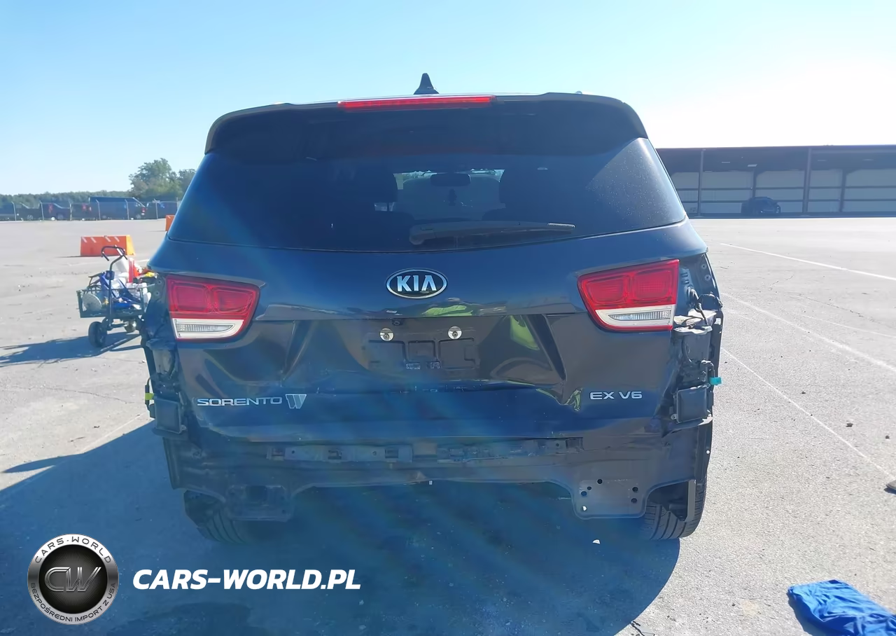 2018 Kia Sorento 3.3L Ex VIN:5XYPH4A50JG430566 - 17