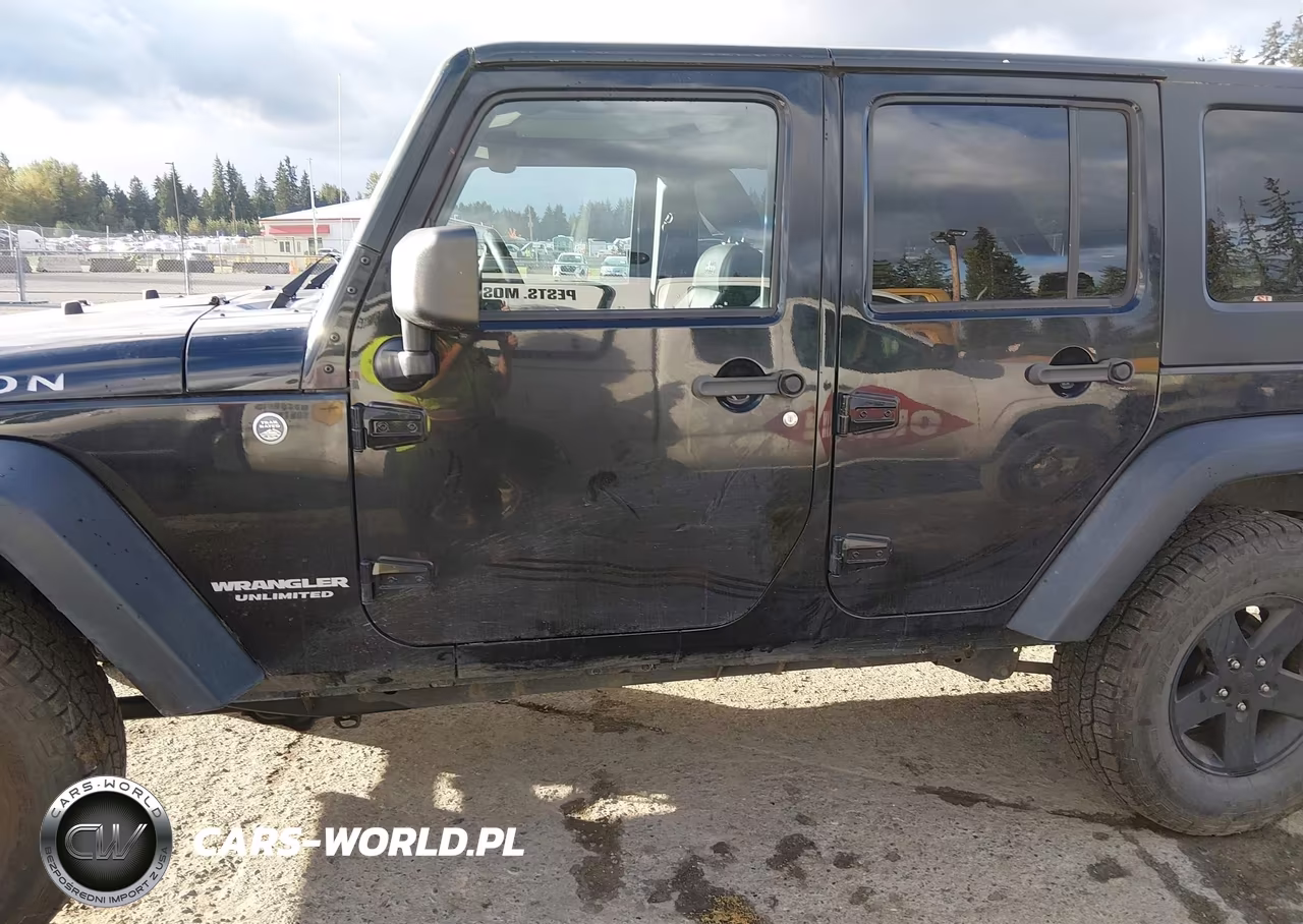 2012 Jeep Wrangler Unlimited Rubicon VIN:1C4BJWFG0CL258745 - 15