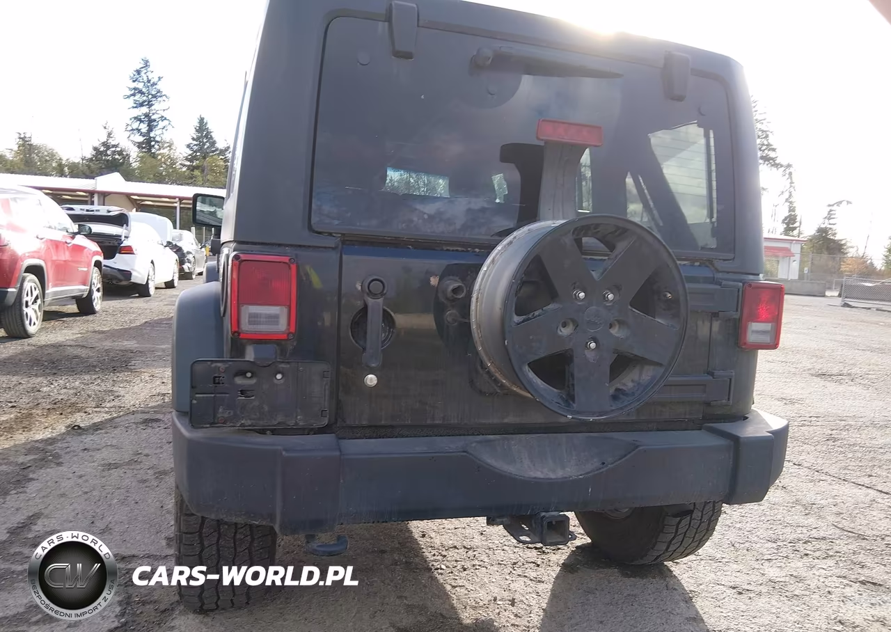 2012 Jeep Wrangler Unlimited Rubicon VIN:1C4BJWFG0CL258745 - 17