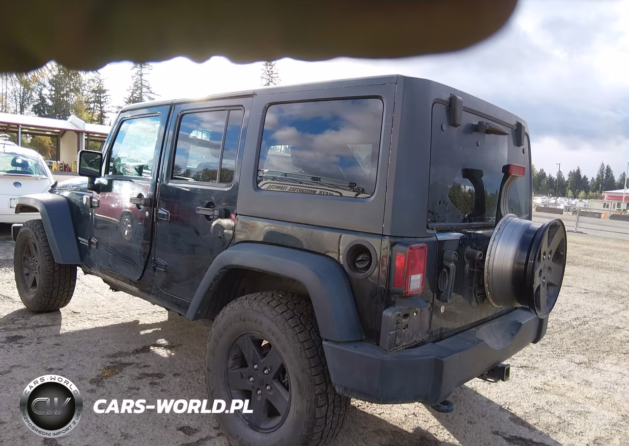 2012 Jeep Wrangler Unlimited Rubicon VIN:1C4BJWFG0CL258745 - 3