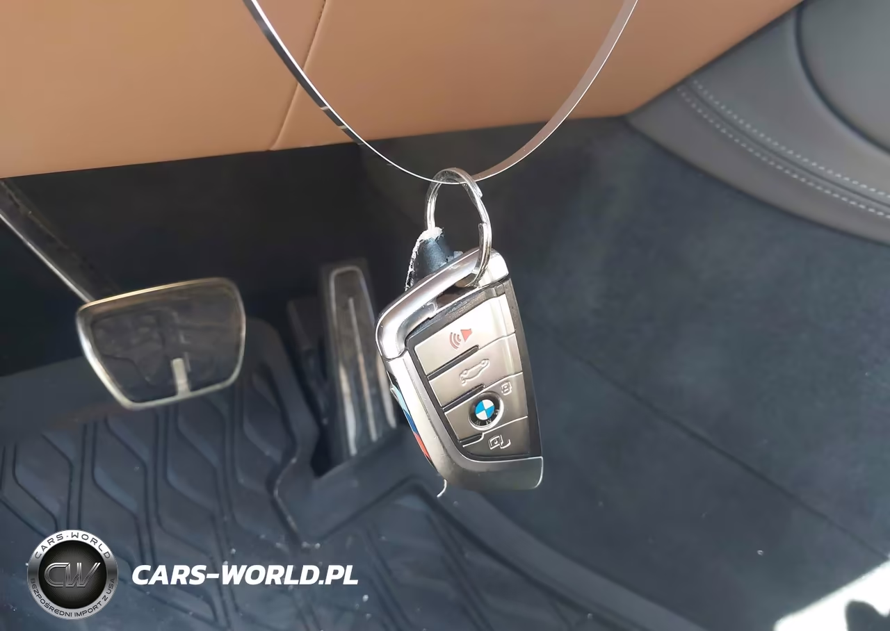 2022 BMW X5 M VIN:5YMJU0C06N9L68696 - 11