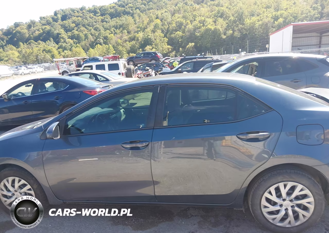 2017 Toyota Corolla Le VIN:2T1BURHE6HC850153 - 14