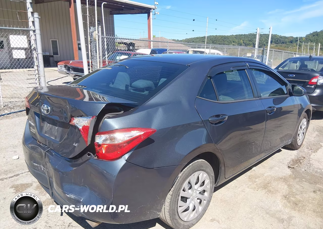 2017 Toyota Corolla Le VIN:2T1BURHE6HC850153 - 4