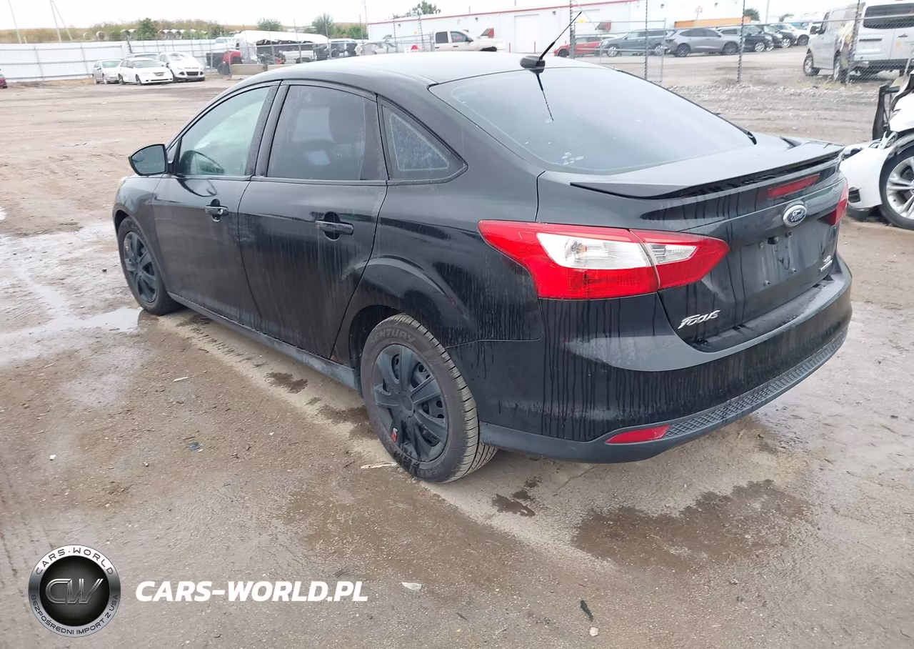 2012 Ford Focus Se VIN:1FAHP3F20CL409701 - 3