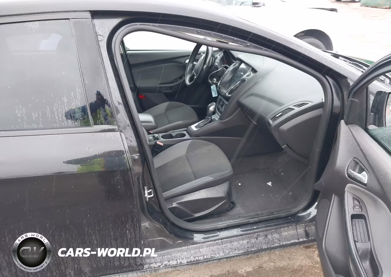 2012 Ford Focus Se VIN:1FAHP3F20CL409701 - 5