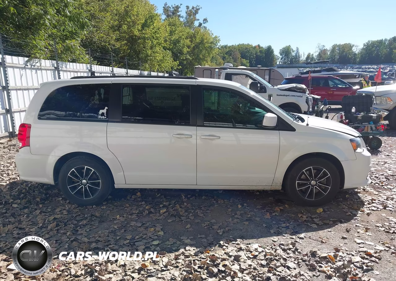 2018 Dodge Grand Caravan Gt VIN:2C4RDGEG4JR199989 - 13