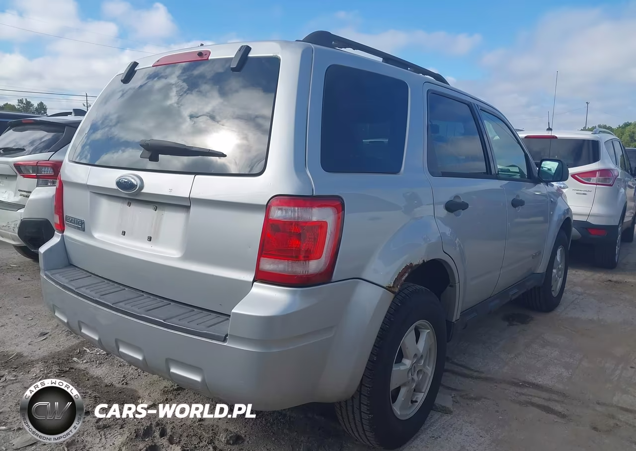 2008 Ford Escape Xlt VIN:1FMCU031X8KE62180 - 4
