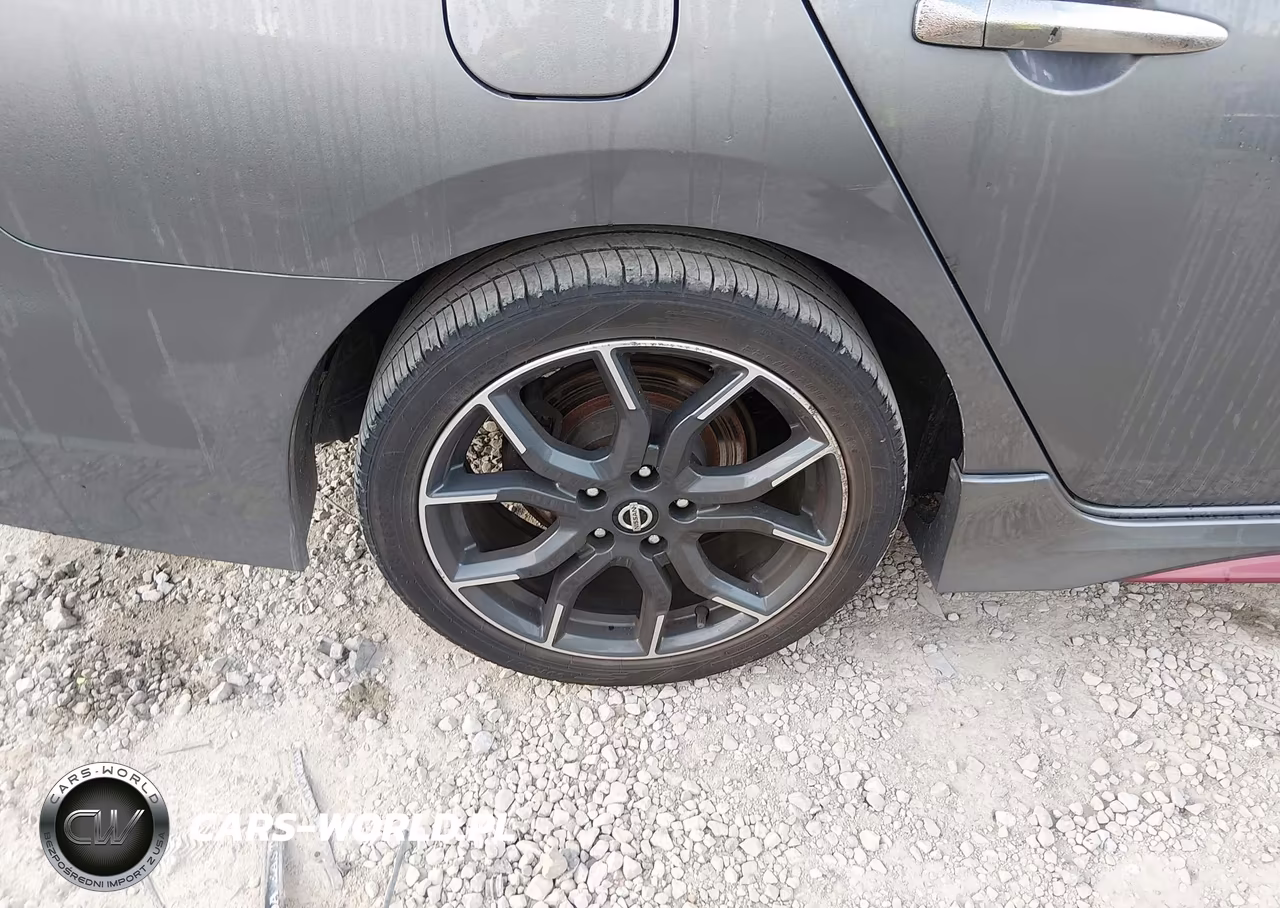 2018 Nissan Sentra Nismo VIN:3N1CB7AP8JY236370 - 19