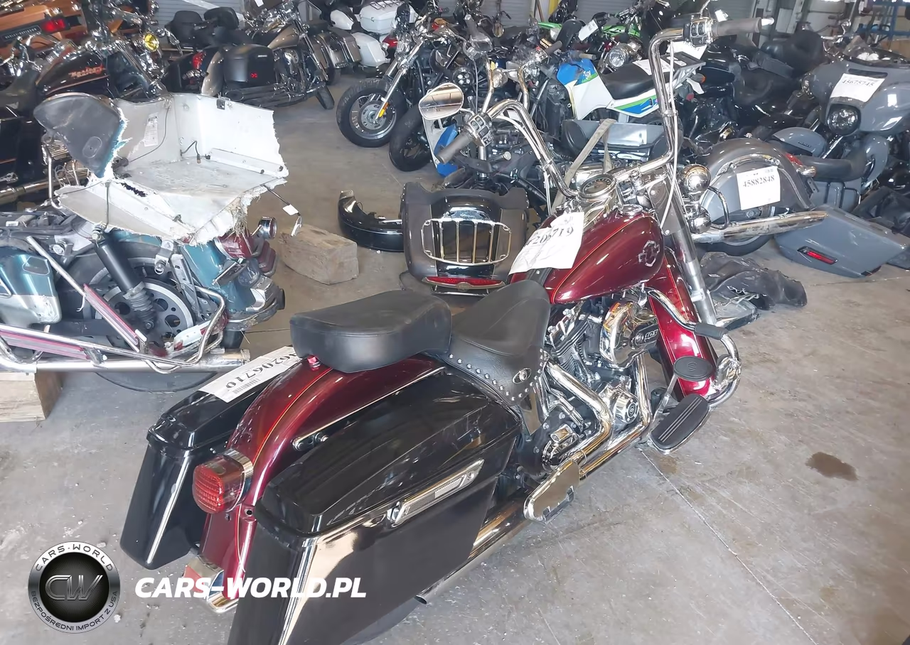 2017 Harley-Davidson Flstc Heritage Softail Classic VIN:1HD1BWV1XHB015946 - 4