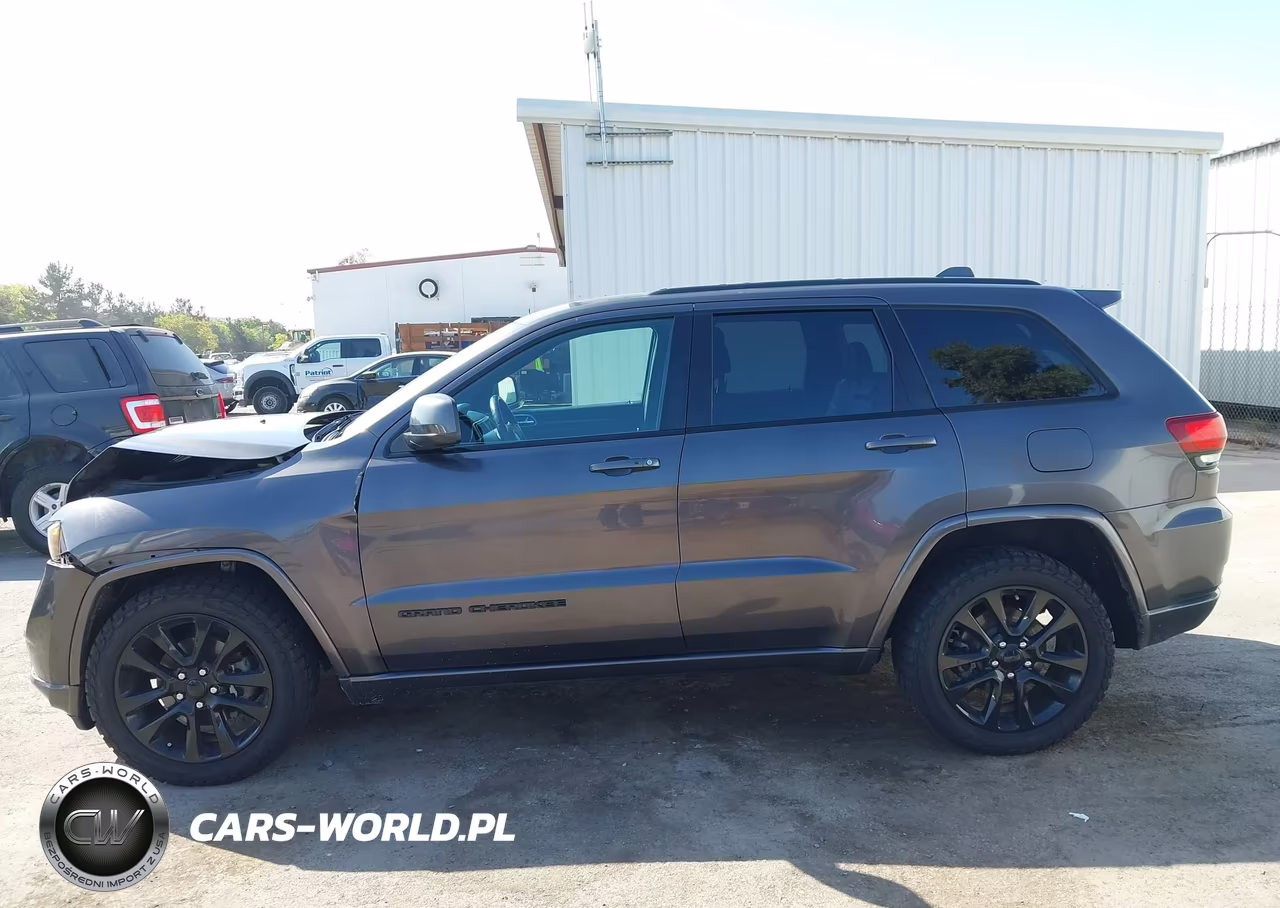 2018 Jeep Grand Cherokee Altitude 4X2 VIN:1C4RJEAG4JC382885 - 14