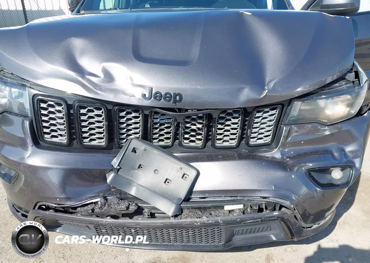 2018 Jeep Grand Cherokee Altitude 4X2 VIN:1C4RJEAG4JC382885 - 6