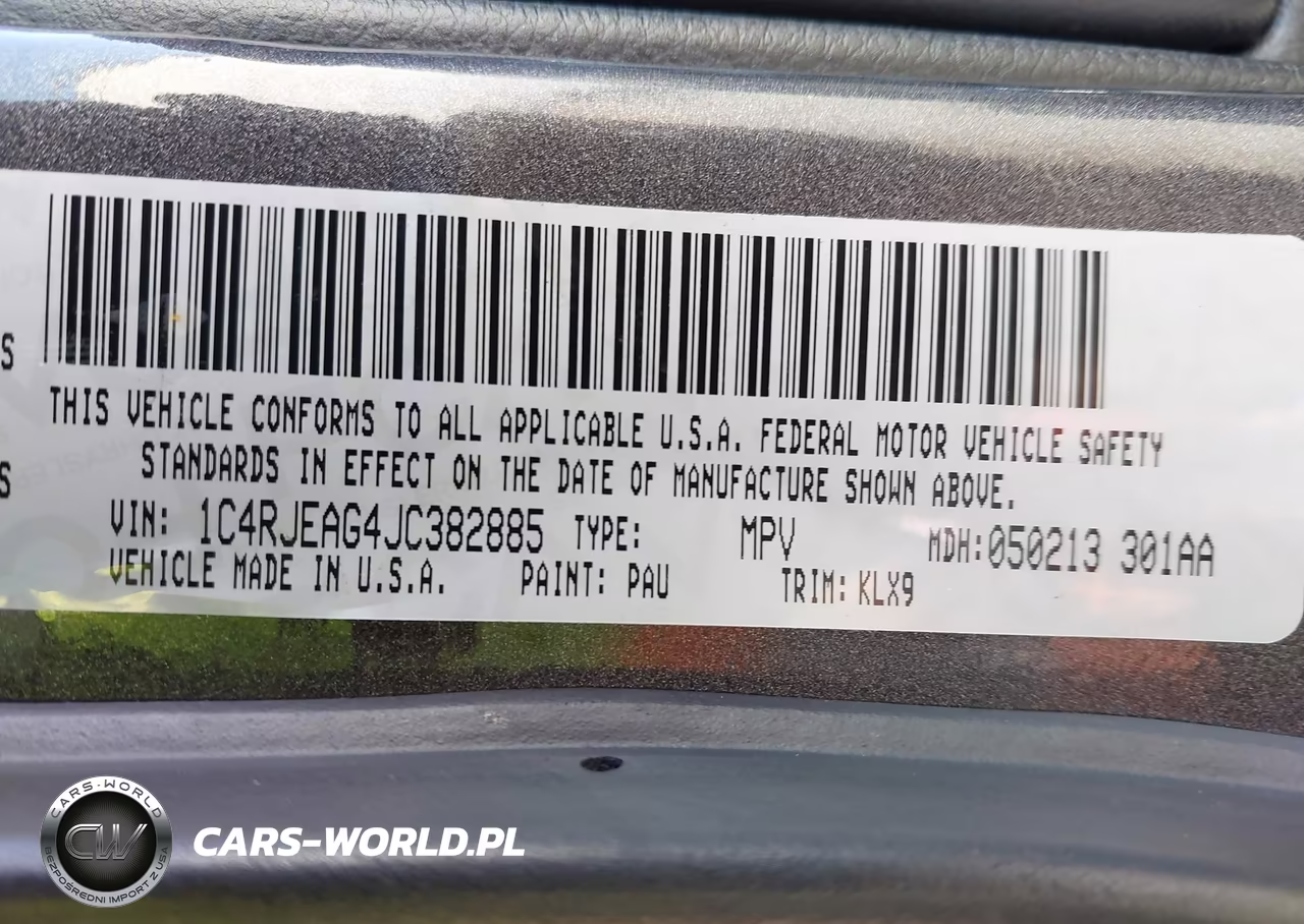 2018 Jeep Grand Cherokee Altitude 4X2 VIN:1C4RJEAG4JC382885 - 9