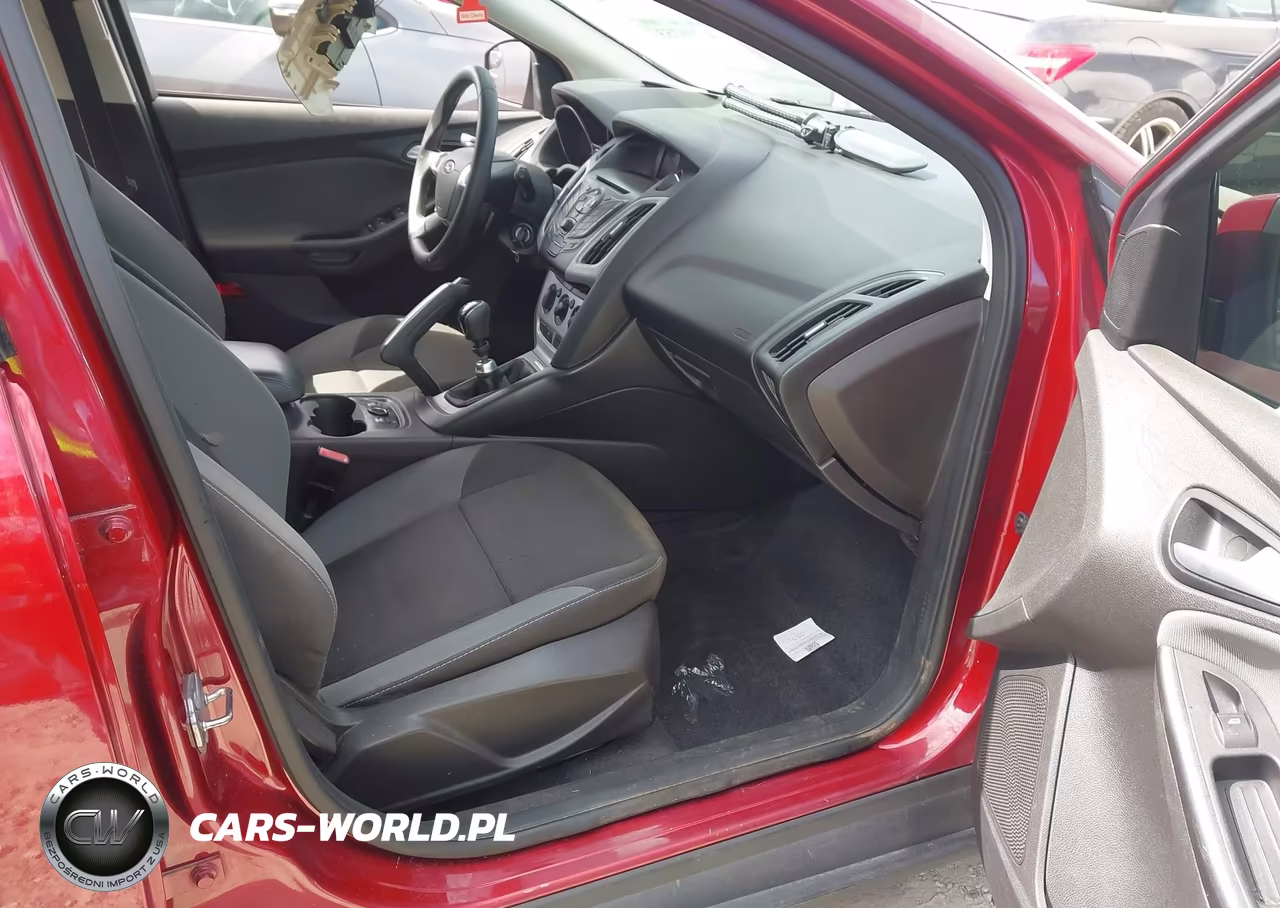 2013 Ford Focus Se VIN:1FADP3K22DL124049 - 5