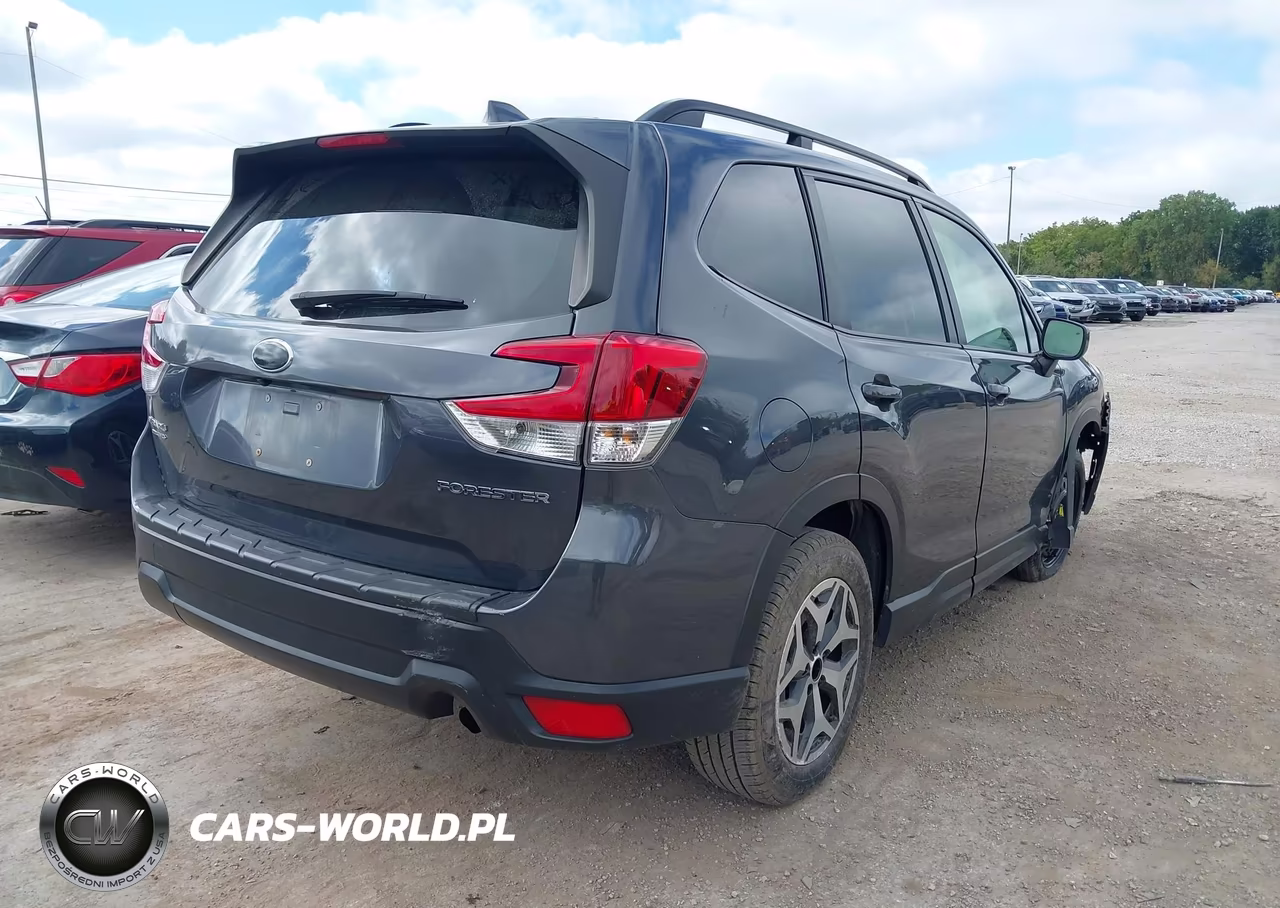 2020 Subaru Forester Premium VIN:JF2SKAJC7LH590206 - 4