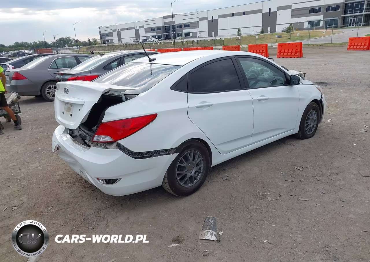 2015 Hyundai Accent Gls VIN:KMHCT4AE8FU808048 - 4