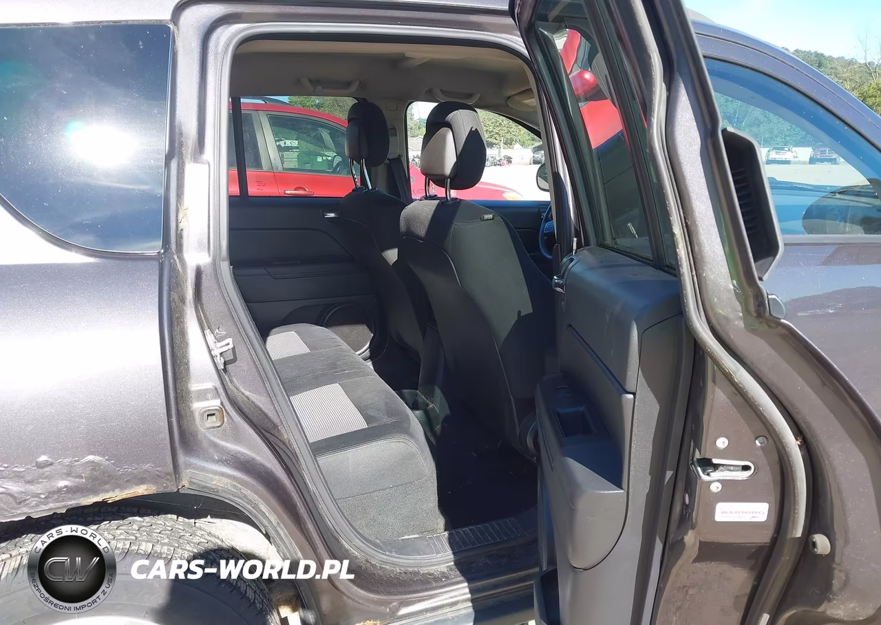 2016 Jeep Compass Sport VIN:1C4NJDBBXGD663068 - 8