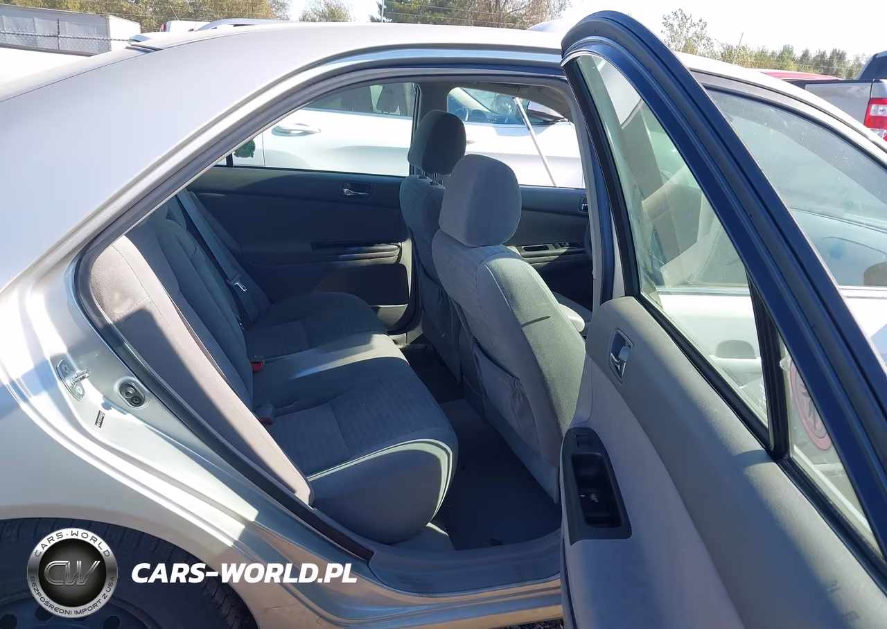 2005 Toyota Camry Le VIN:4T1BE32K75U564556 - 8