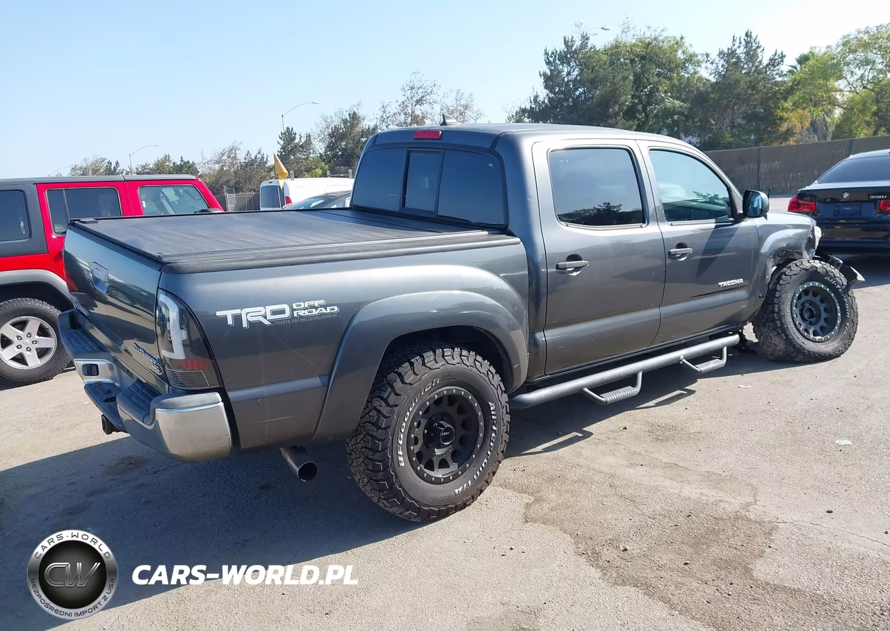2012 Toyota Tacoma Prerunner VIN:3TMJU4GN9CM134332 - 4