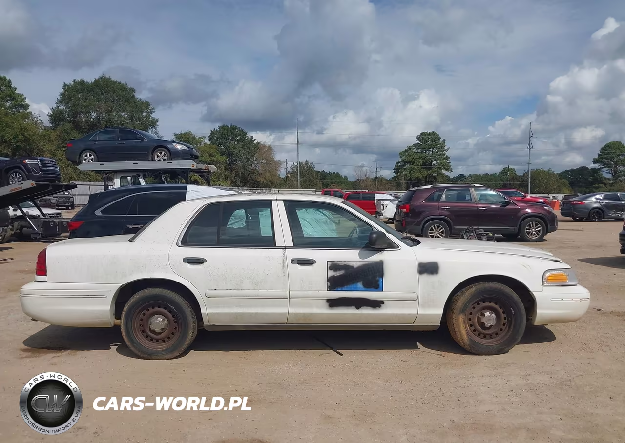 2000 Ford Crown Victoria Police Pkg Police Interceptor VIN:2FAFP71W8YX162561 - 13