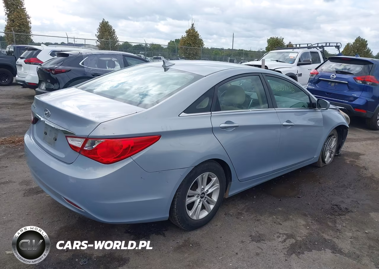 2011 Hyundai Sonata Gls VIN:5NPEB4AC6BH157702 - 4
