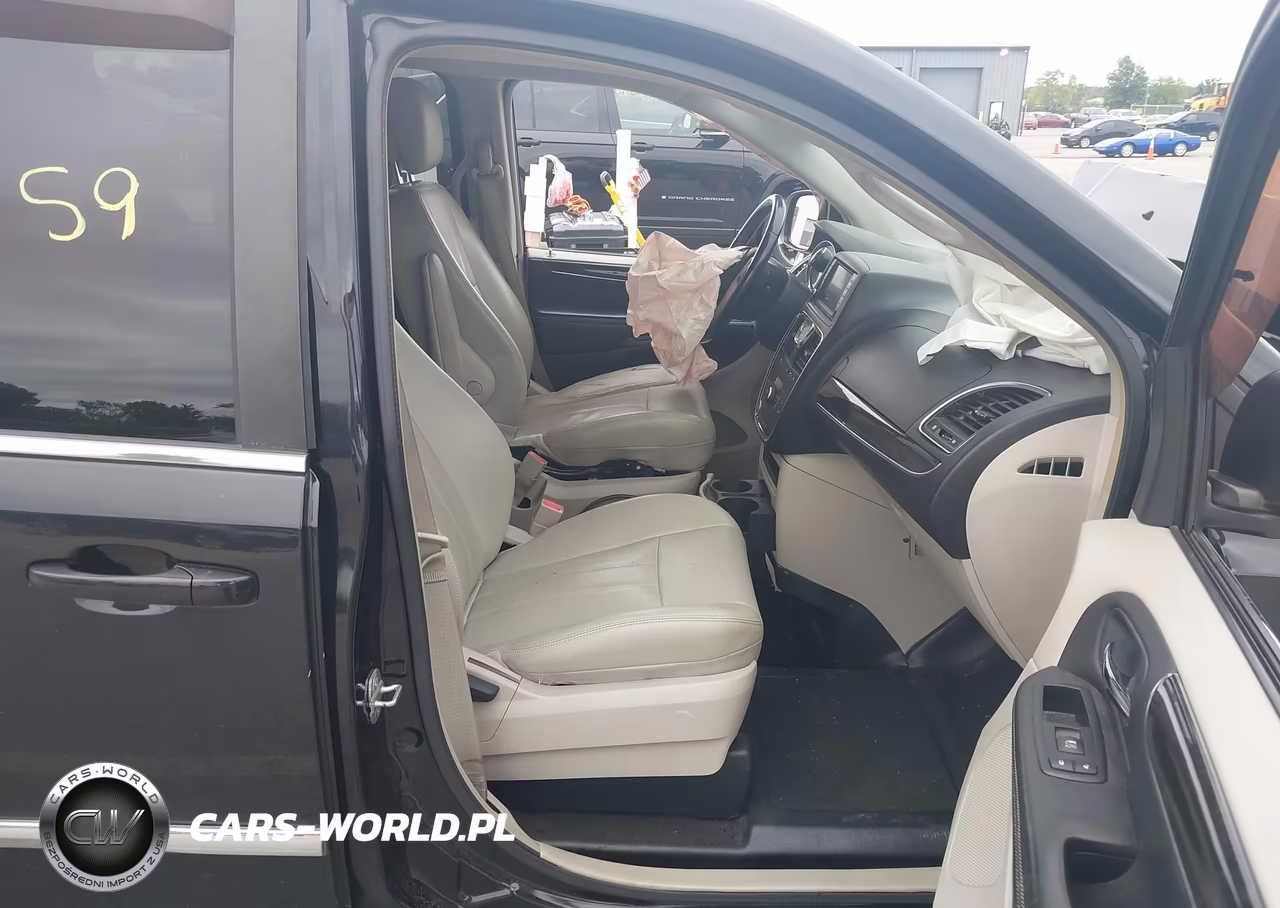 2012 Chrysler Town & Country Touring VIN:2C4RC1BG8CR327173 - 5