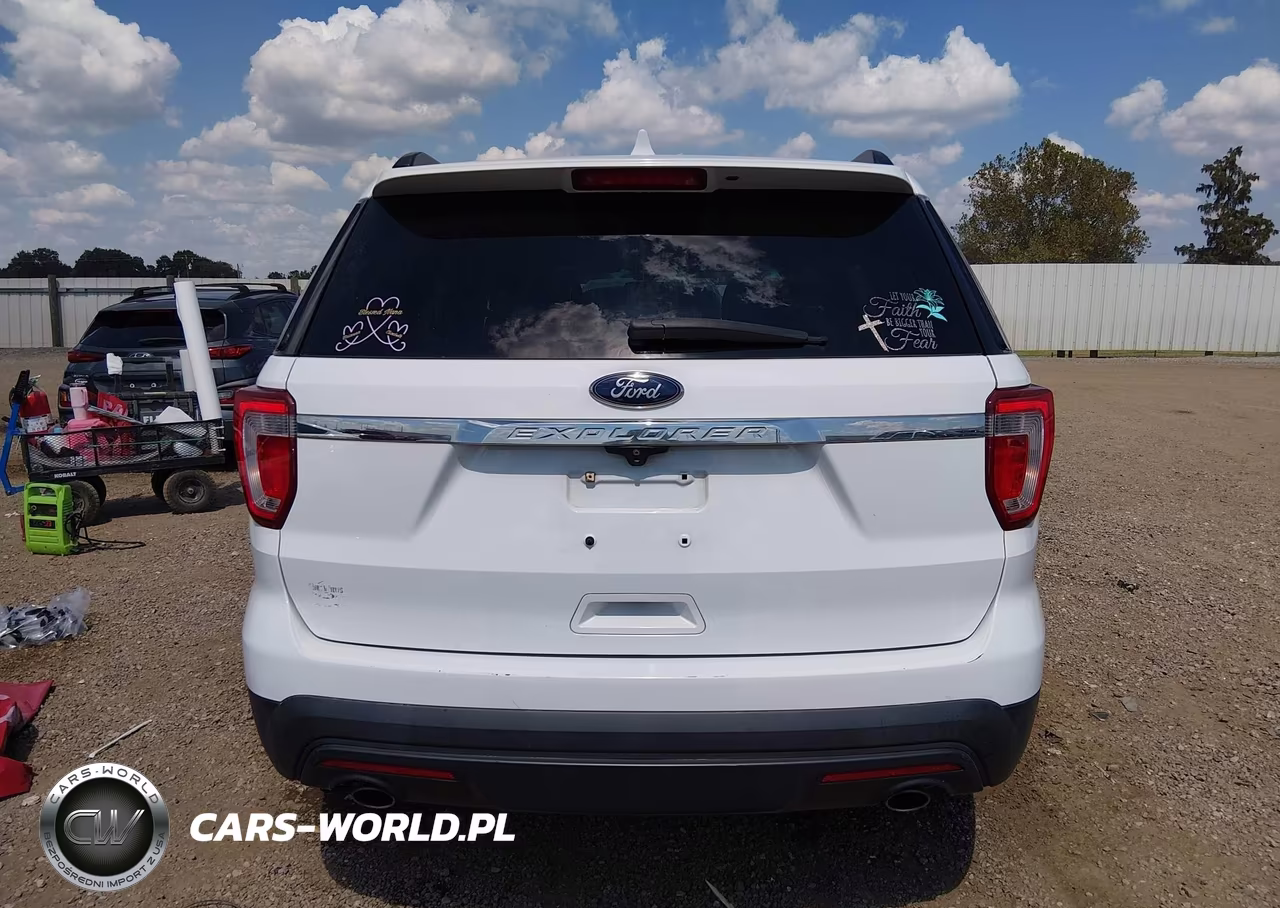 2017 Ford Explorer VIN:1FM5K7B82HGB59631 - 17