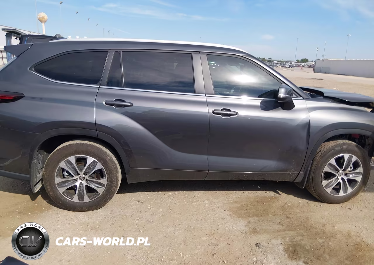 2025 Toyota Highlander Xle VIN:5TDKDRAHXSS556113 - 14