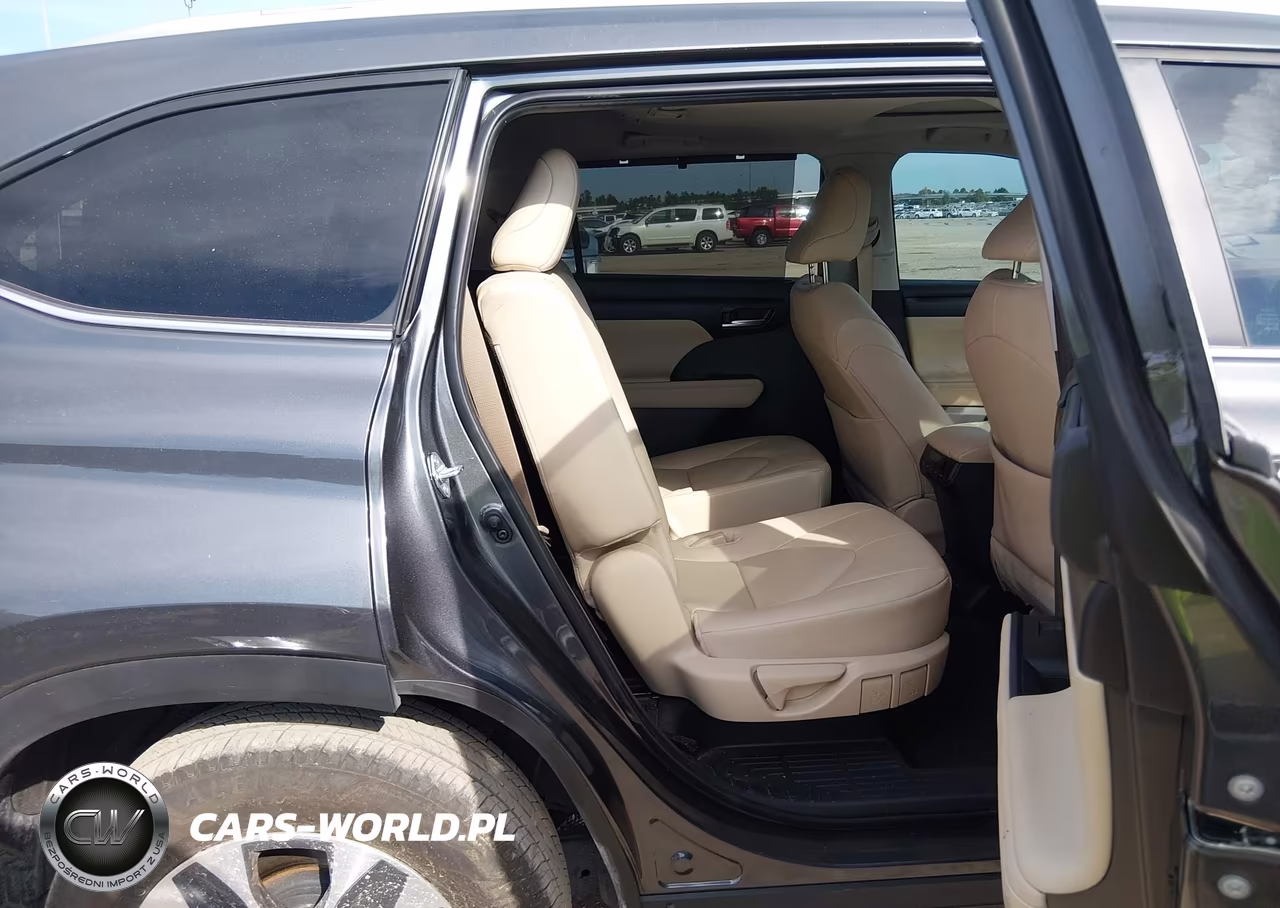2025 Toyota Highlander Xle VIN:5TDKDRAHXSS556113 - 8