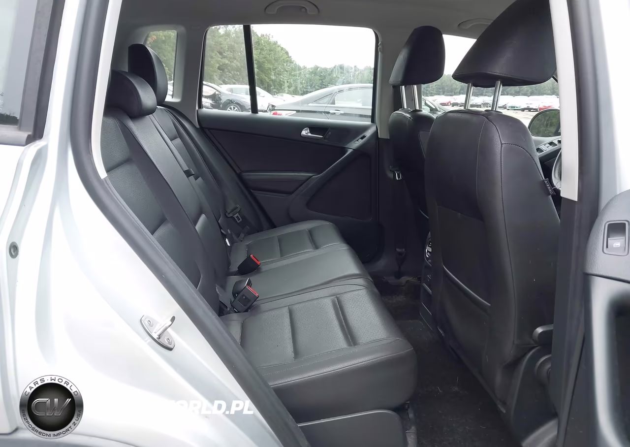 2016 Volkswagen Tiguan S VIN:WVGAV7AX0GW545743 - 8