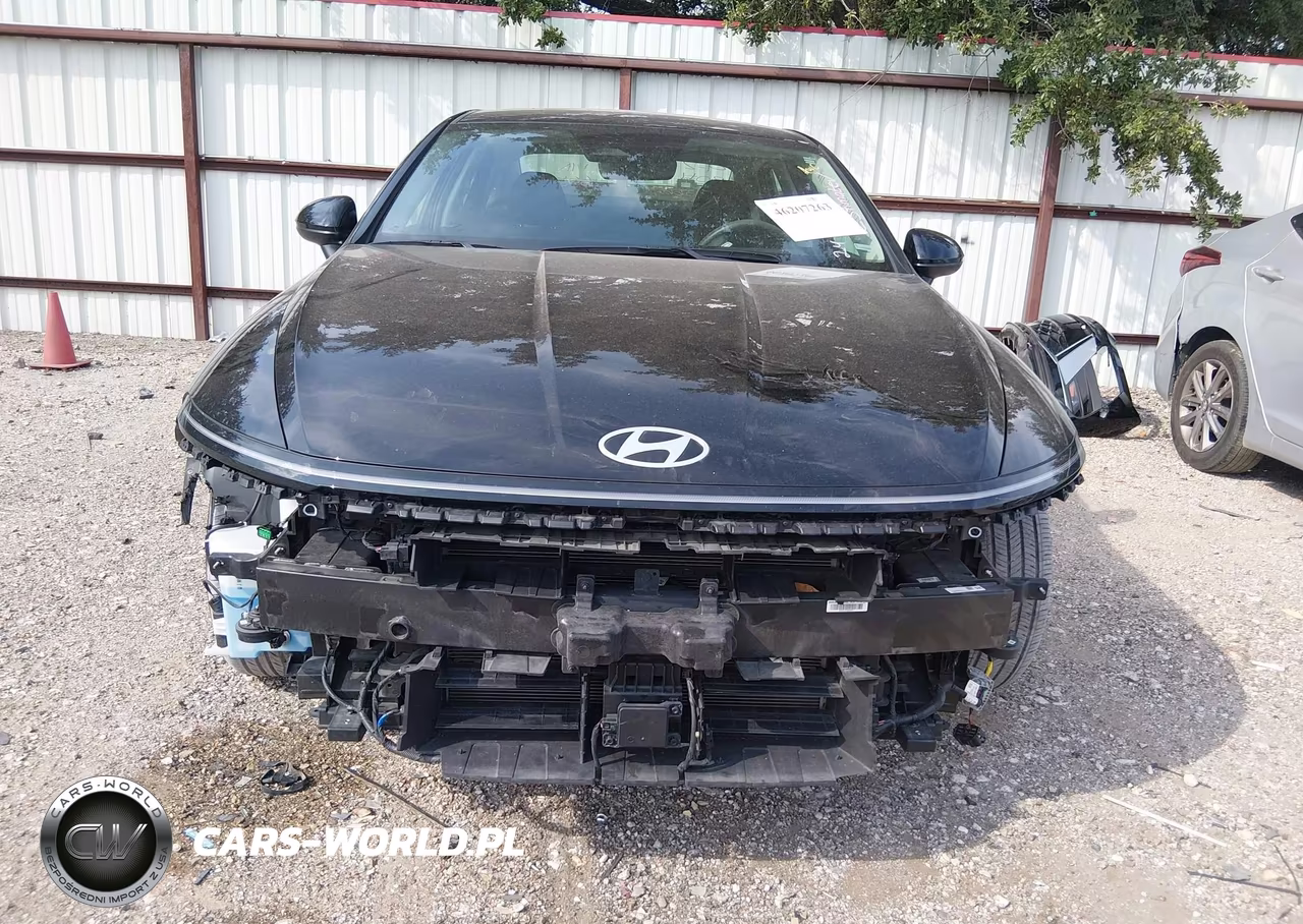 2026 Hyundai Sonata Hybrid Blue VIN:KMHL24JJXTA146051 - 13