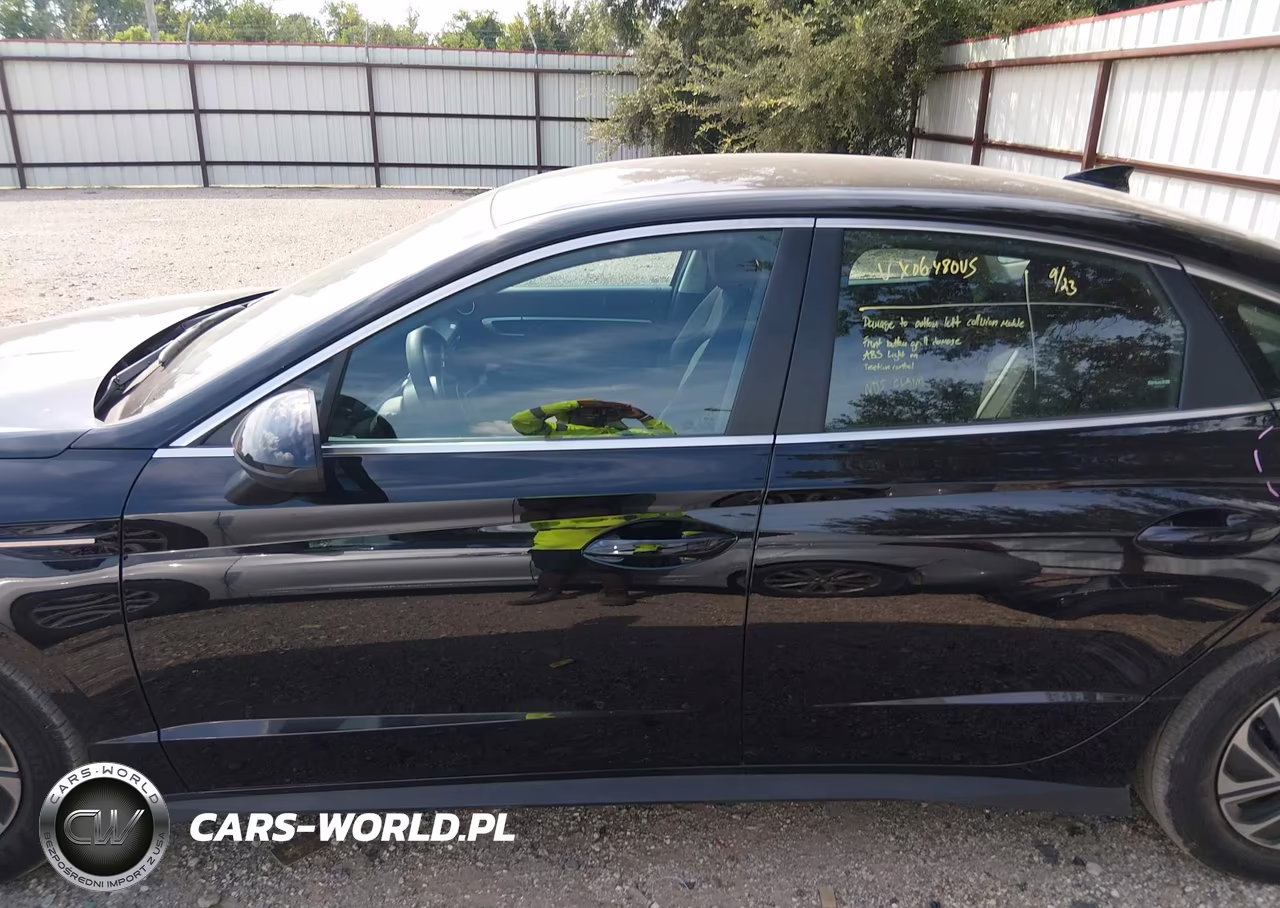 2026 Hyundai Sonata Hybrid Blue VIN:KMHL24JJXTA146051 - 15