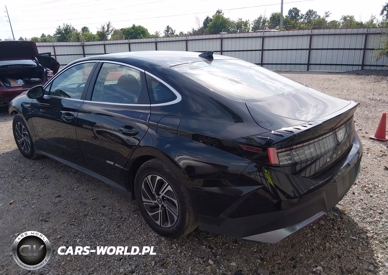 2026 Hyundai Sonata Hybrid Blue VIN:KMHL24JJXTA146051 - 3