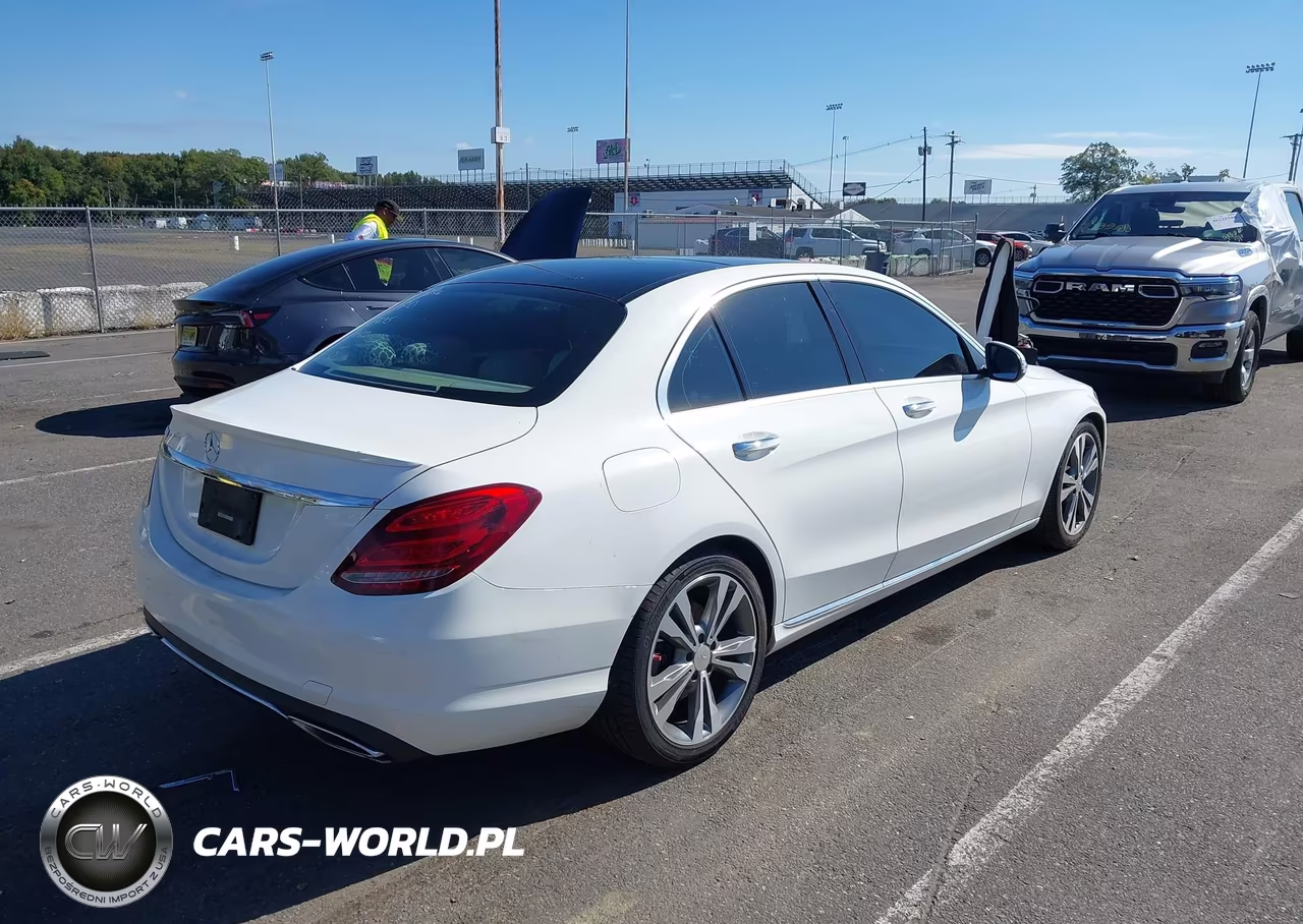 2015 Mercedes-Benz C 300 VIN:55SWF4JB5FU073695 - 4