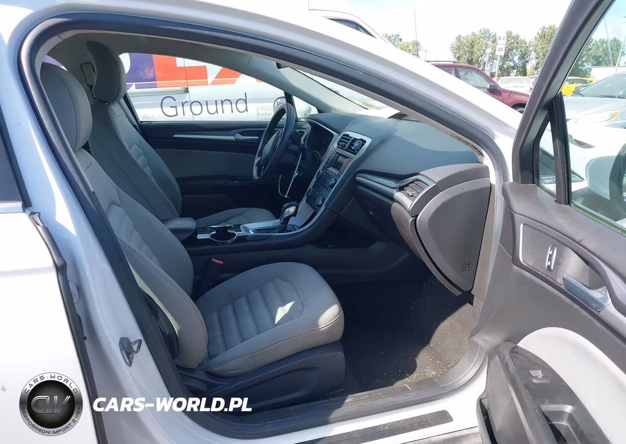 2015 Ford Fusion S VIN:3FA6P0G73FR210552 - 5
