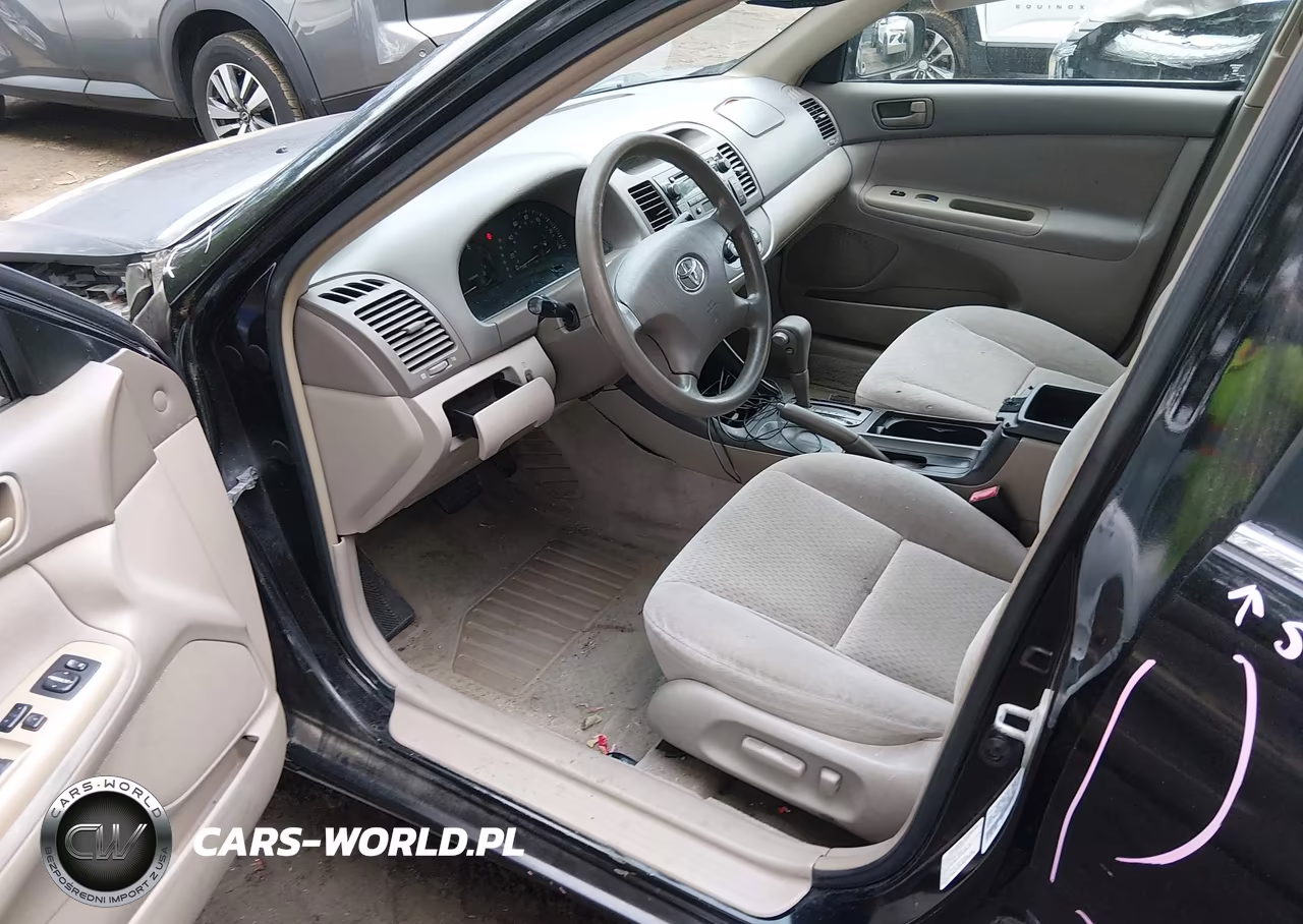 2002 Toyota Camry Le VIN:4T1BE32K72U065185 - 5
