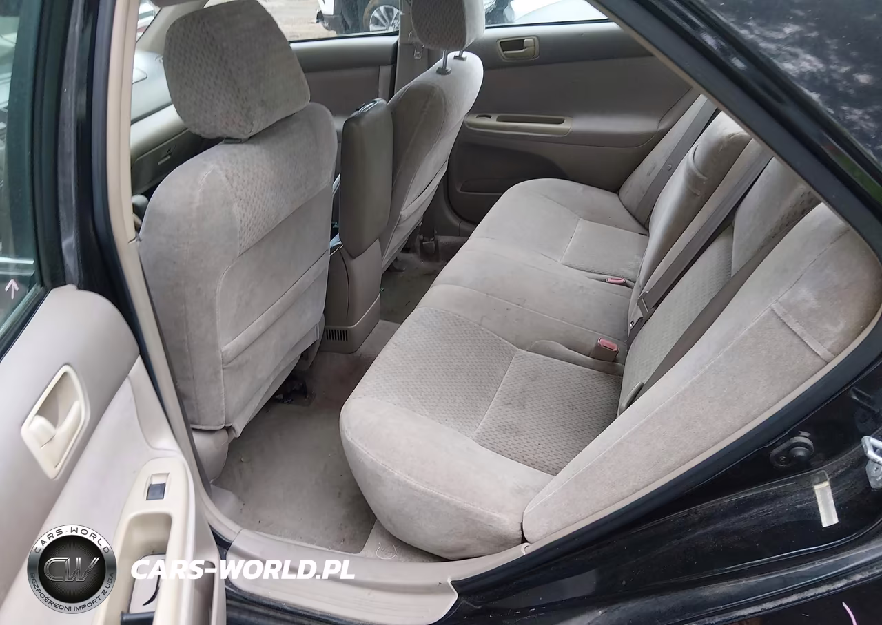 2002 Toyota Camry Le VIN:4T1BE32K72U065185 - 8