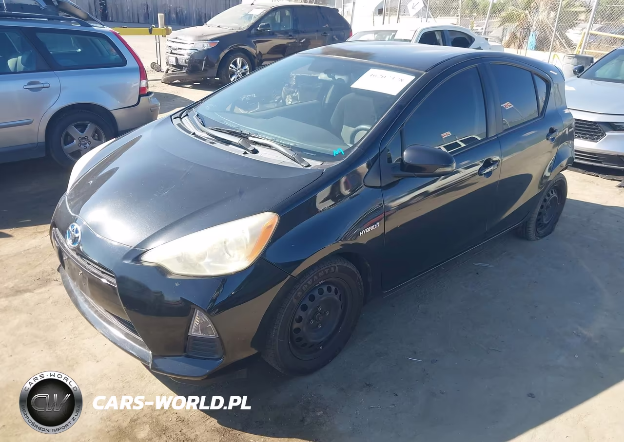 2014 Toyota Prius C Three VIN:JTDKDTB36E1566008 - 2