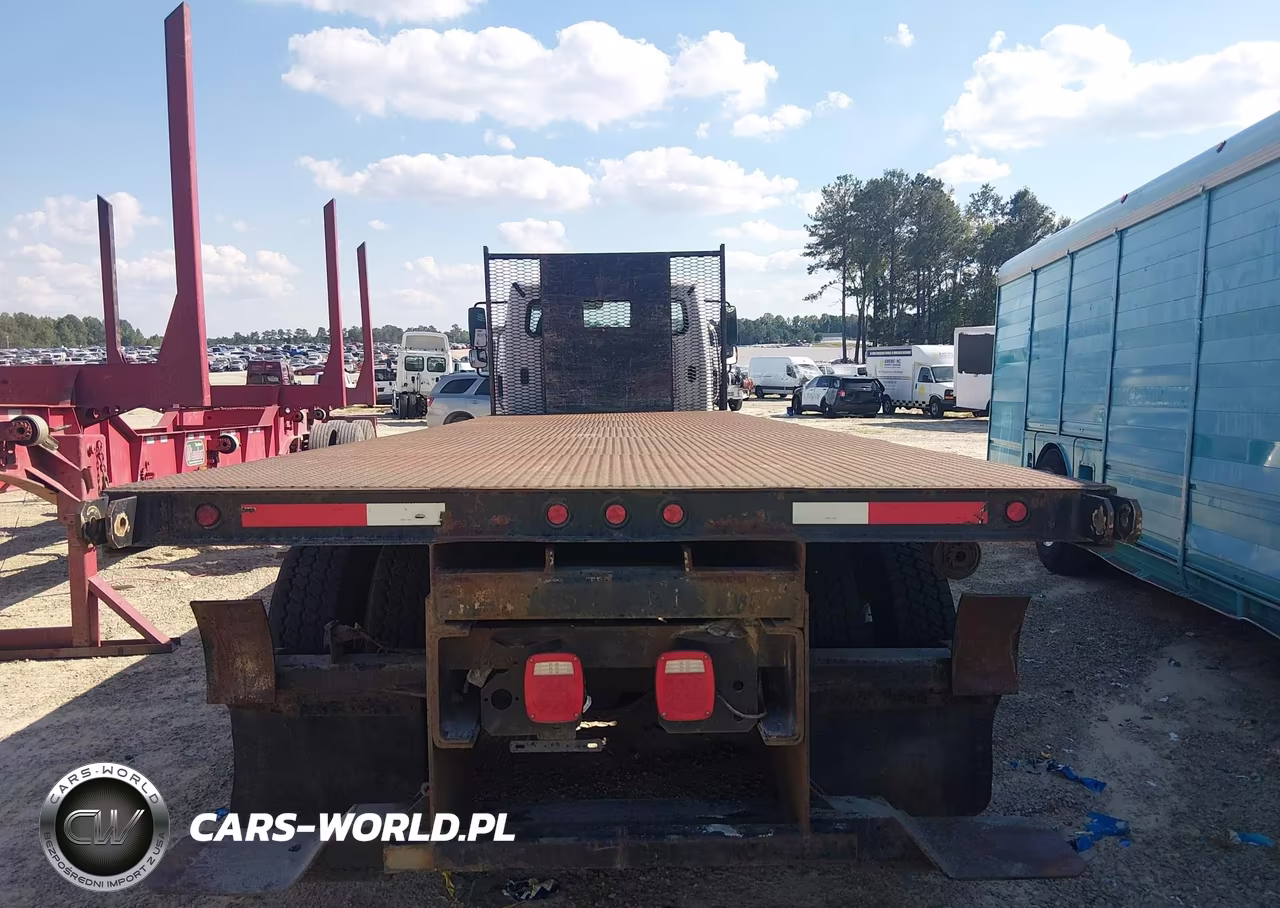 2017 Freightliner M2 106 VIN:1FVHCYCY7HHJA8560 - 18