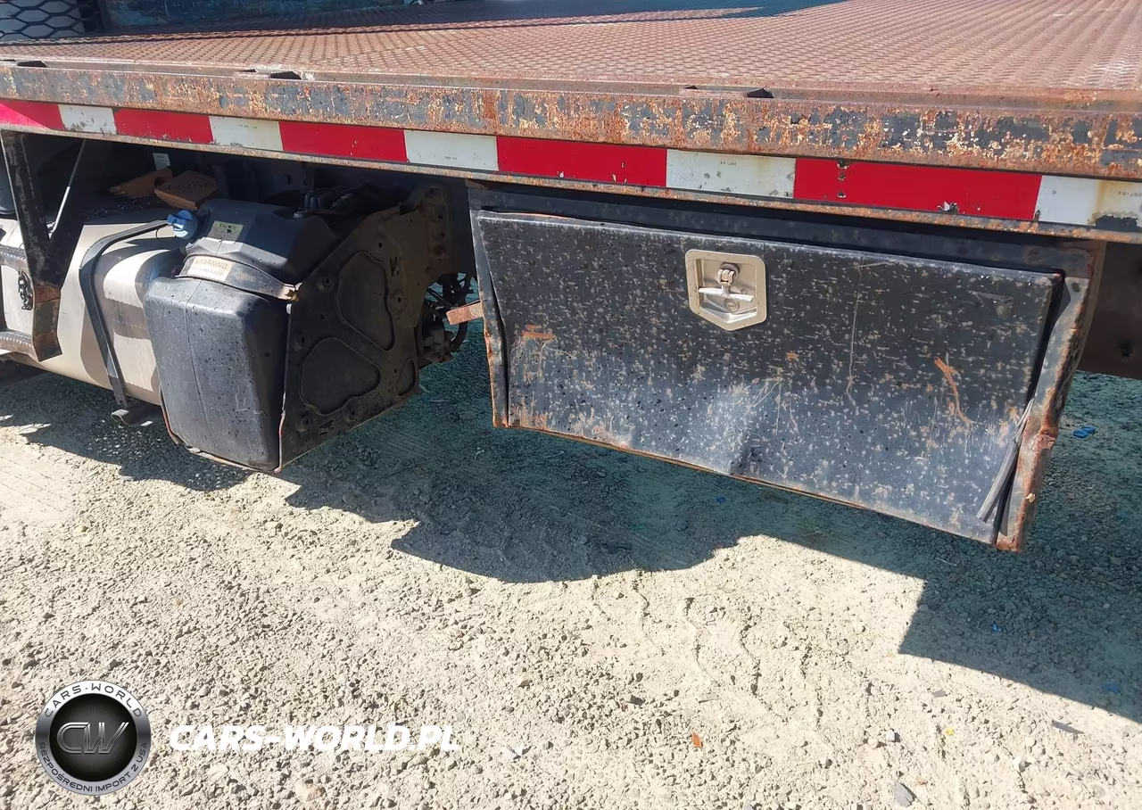 2017 Freightliner M2 106 VIN:1FVHCYCY7HHJA8560 - 21