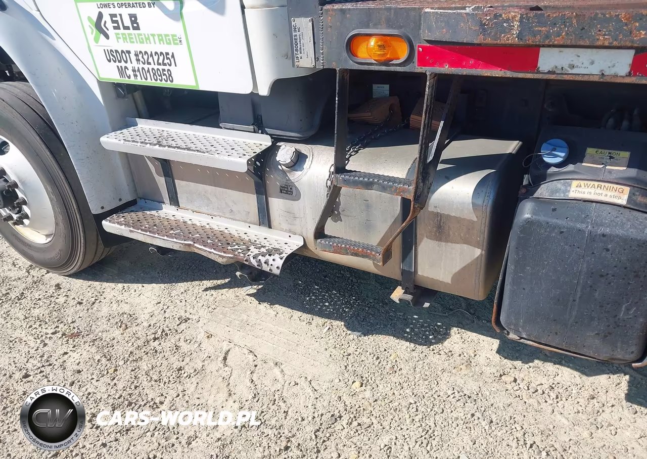 2017 Freightliner M2 106 VIN:1FVHCYCY7HHJA8560 - 22