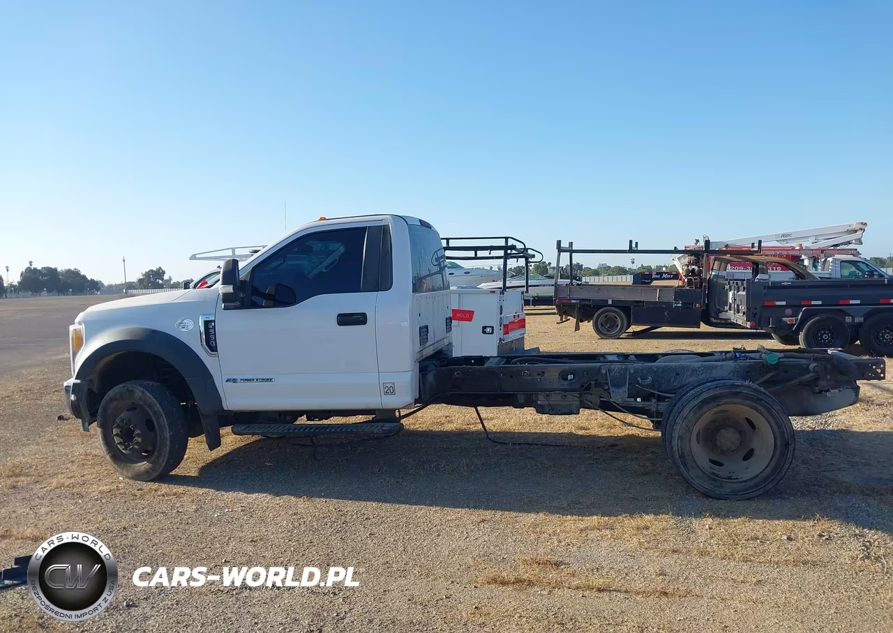 2017 Ford F-550 Chassis Xl VIN:1FDUF5GTXHED46760 - 14