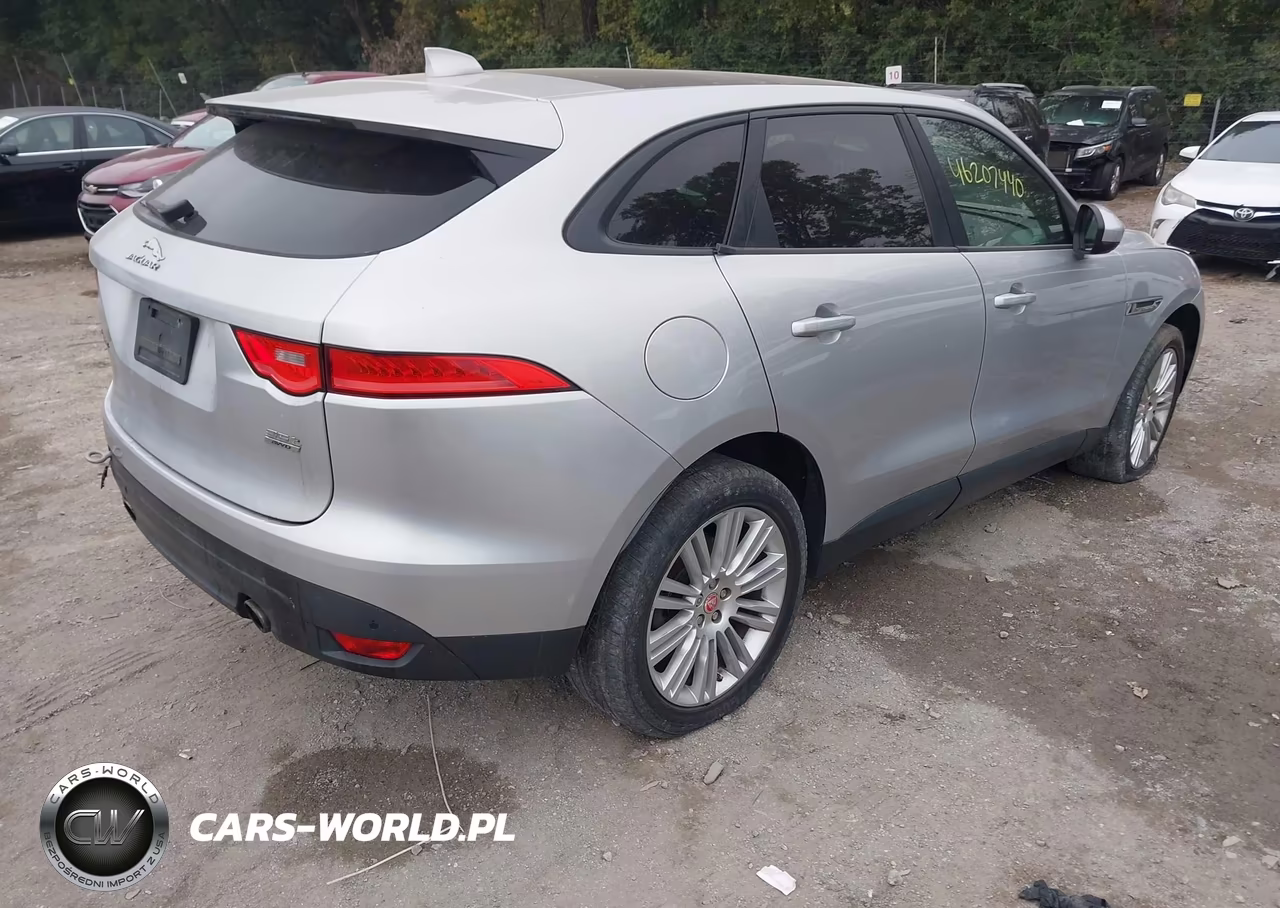 2017 Jaguar F-Pace 35T Premium VIN:SADCJ2BV5HA898653 - 4