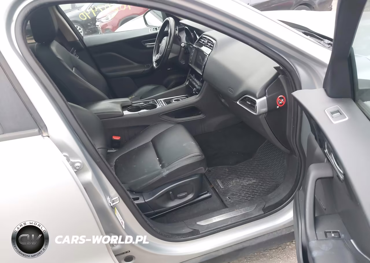 2017 Jaguar F-Pace 35T Premium VIN:SADCJ2BV5HA898653 - 5