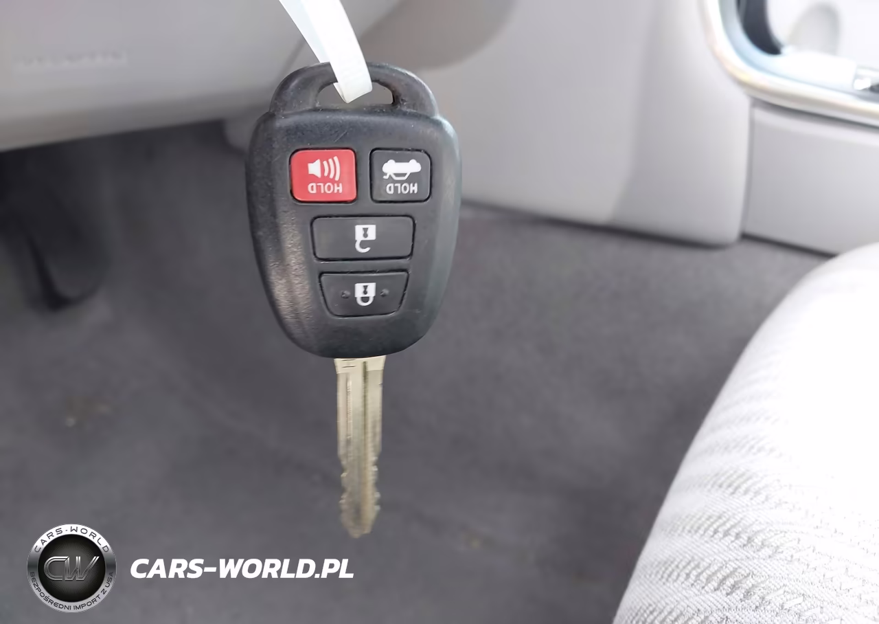 2016 Toyota Camry Le VIN:4T1BF1FK7GU175785 - 11