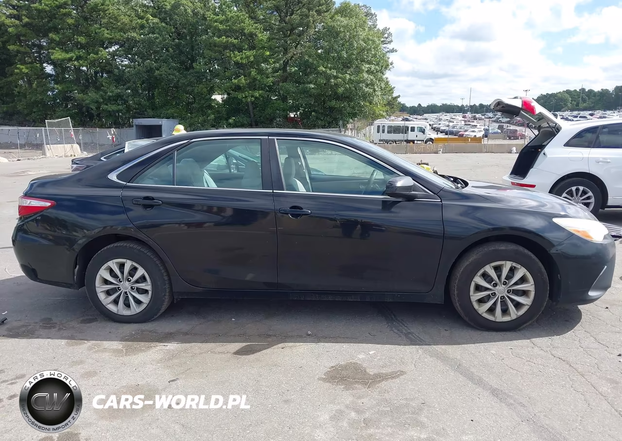 2016 Toyota Camry Le VIN:4T1BF1FK7GU175785 - 14