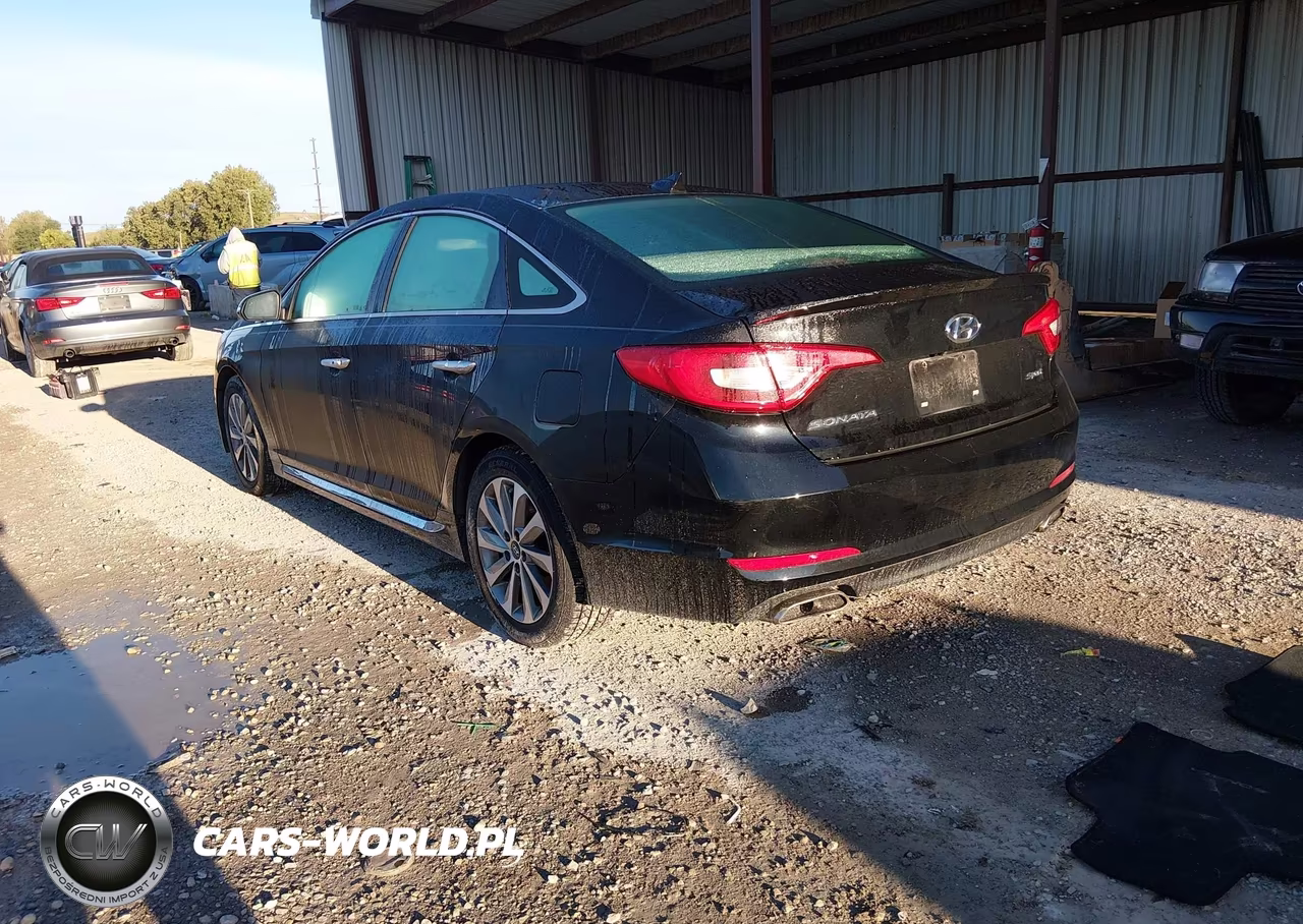 2015 Hyundai Sonata Sport VIN:5NPE34AF7FH072168 - 3