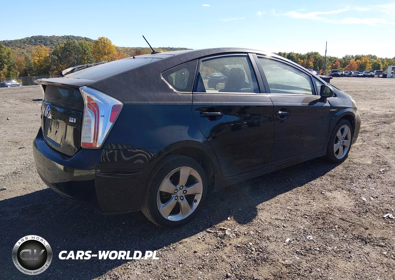 2013 Toyota Prius Three Se VIN:JTDKN3DU0D1661164 - 4